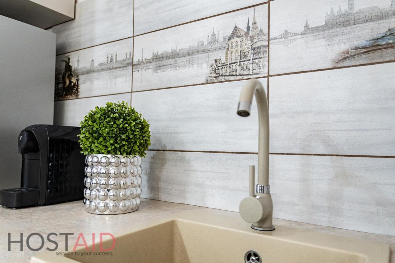 B17 Apartment - Hostaid Budapest Exterior foto